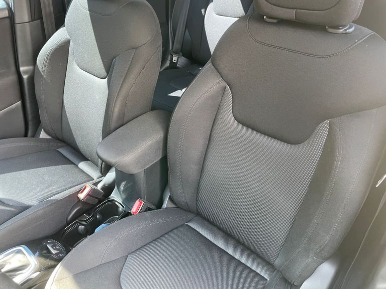 Jeep Renegade Sport 1.8 4x2 Flex 16V Aut.