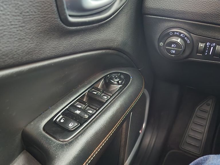 Jeep COMPASS LONGITUDE 2.0 4x2 Flex 16V Aut.