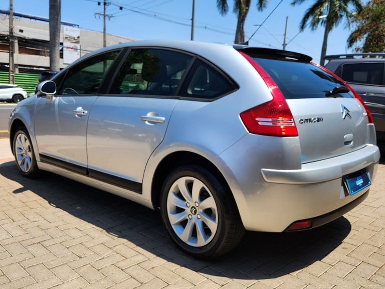 Citroën C4 GLX 2.0 Flex 16V 5p Mec.