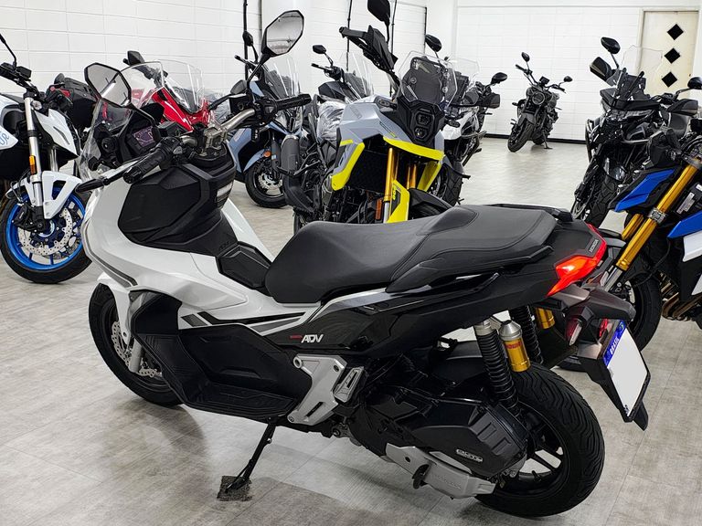 HONDA ADV 150