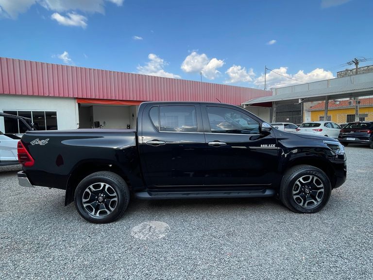 Toyota Hilux CD SRX 4x4 2.8 TDI 16V Diesel Aut.