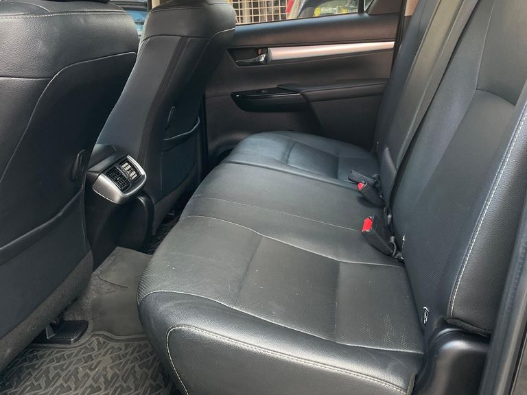 Toyota Hilux CD SRX 4x4 2.8 TDI 16V Diesel Aut.