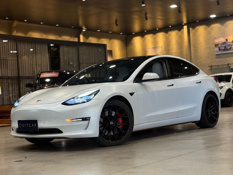 Tesla Model 3 Performa