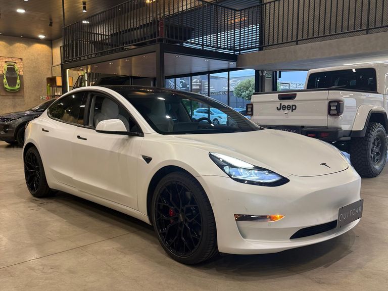 Tesla Model 3 Performa