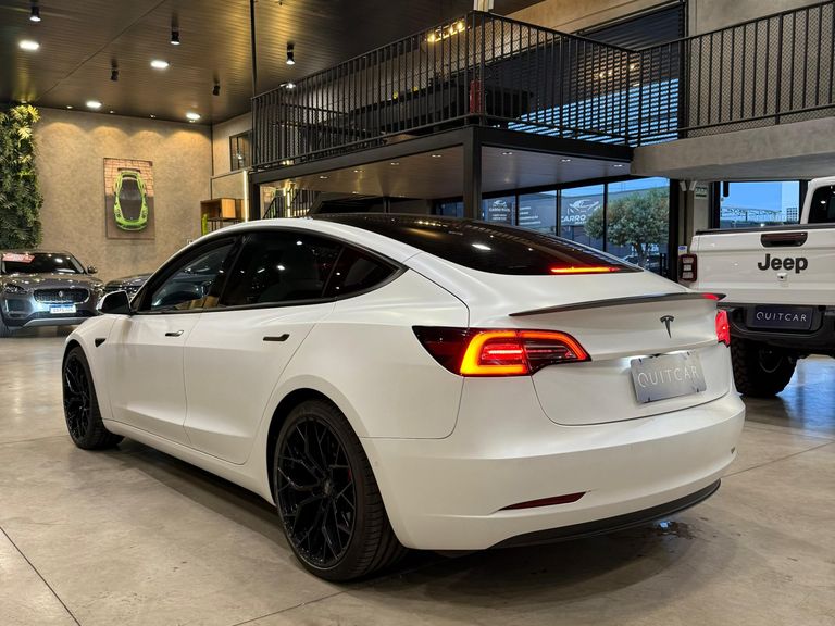 Tesla Model 3 Performa