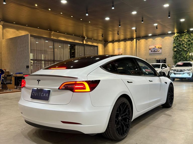 Tesla Model 3 Performa