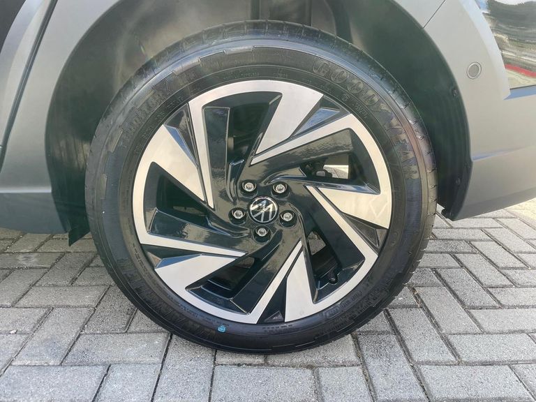 VolksWagen Nivus Highline 1.0 200 TSI Flex Aut.