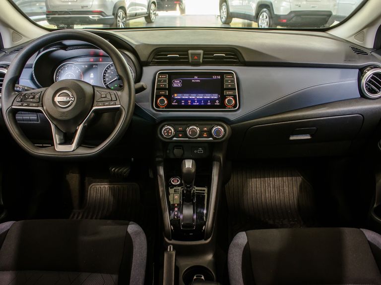 Nissan VERSA Advance 1.6 16V Flex Aut.