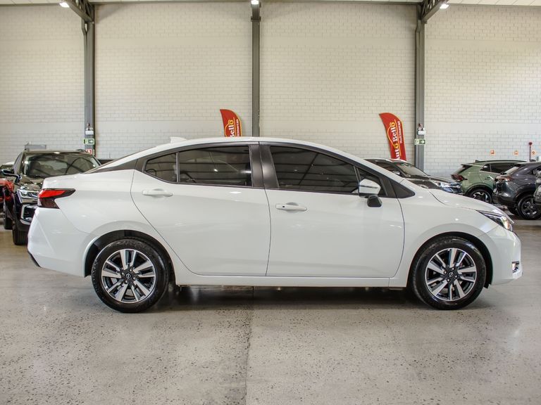 Nissan VERSA Advance 1.6 16V Flex Aut.