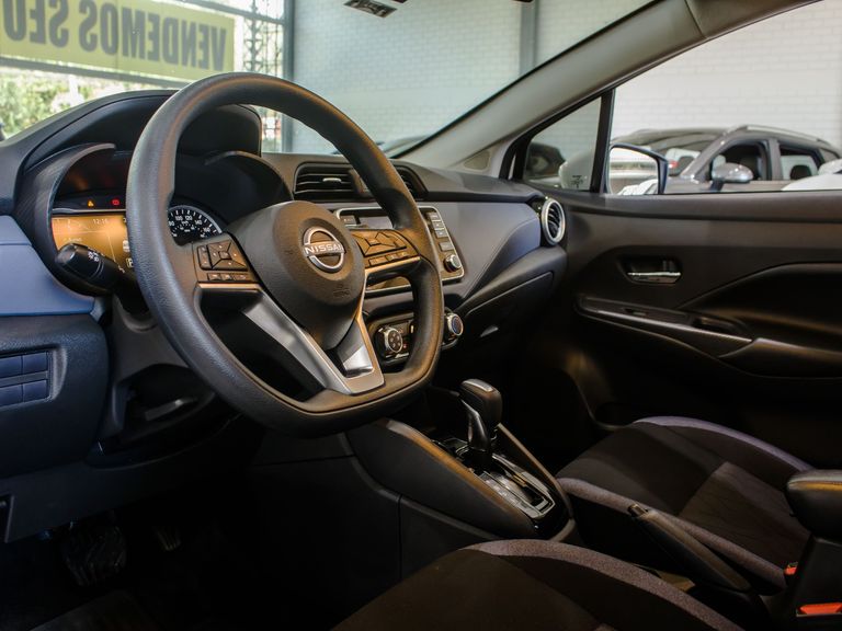 Nissan VERSA Advance 1.6 16V Flex Aut.