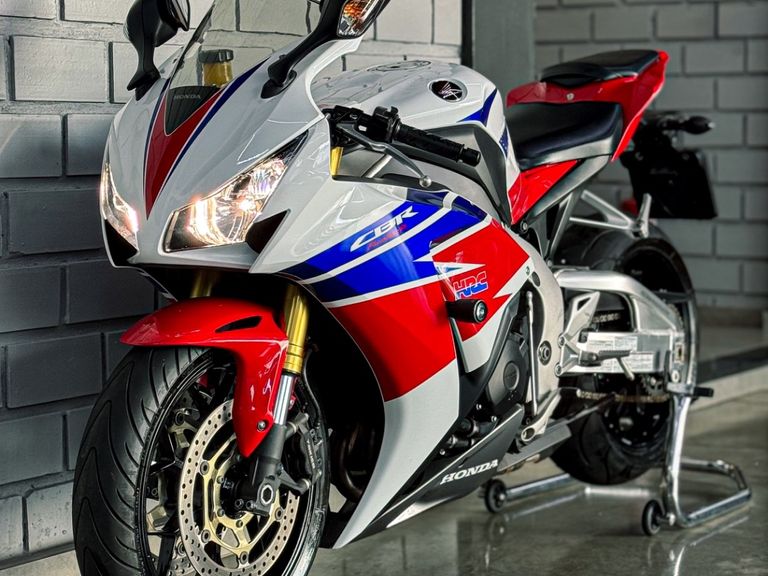 HONDA CBR 1000 RR Fireblade