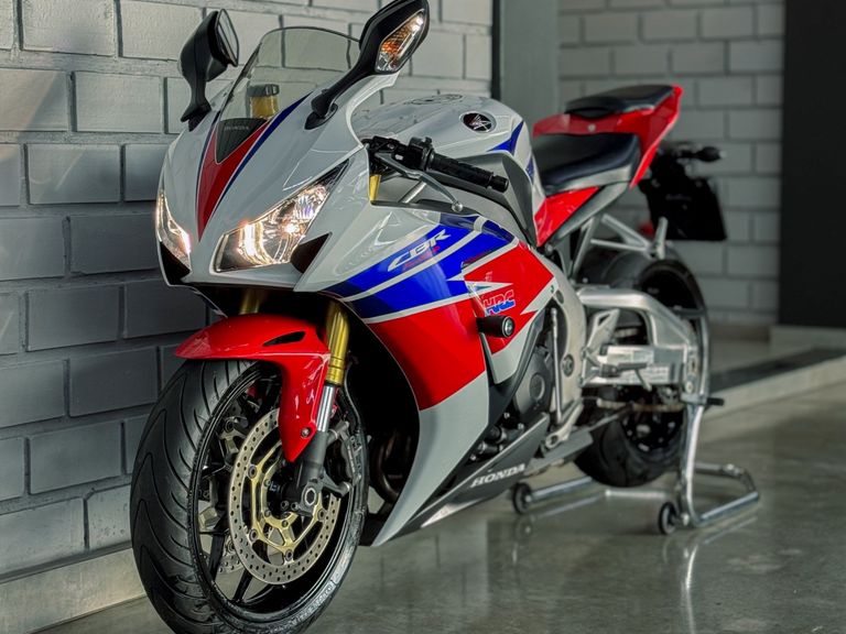 HONDA CBR 1000 RR Fireblade