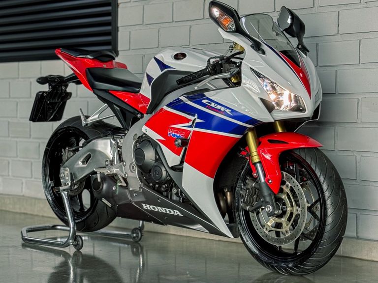 HONDA CBR 1000 RR Fireblade
