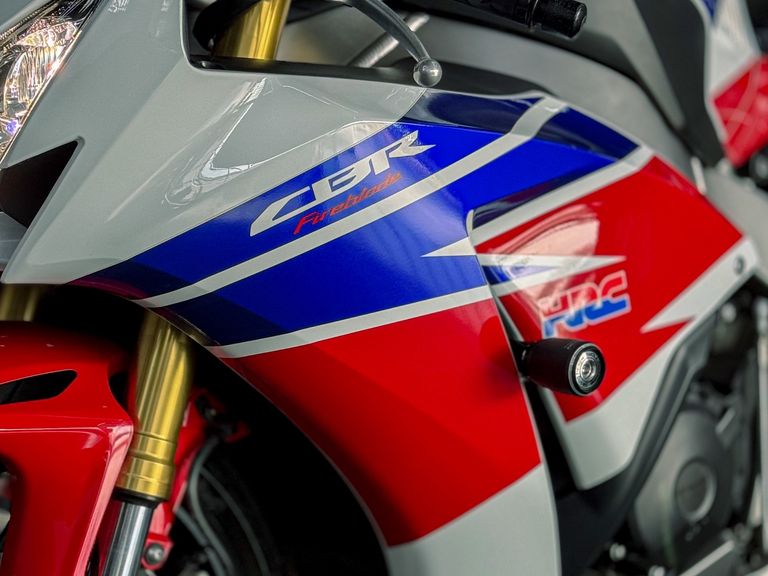 HONDA CBR 1000 RR Fireblade
