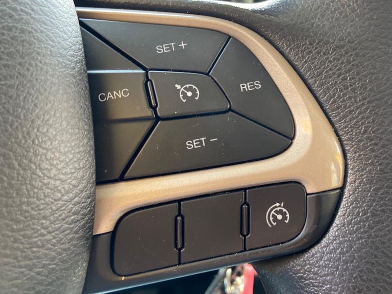 Jeep Renegade 1.8 4x2 Flex 16V Aut.