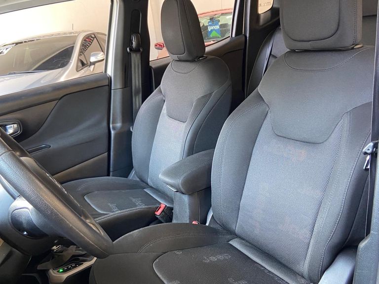 Jeep Renegade 1.8 4x2 Flex 16V Aut.