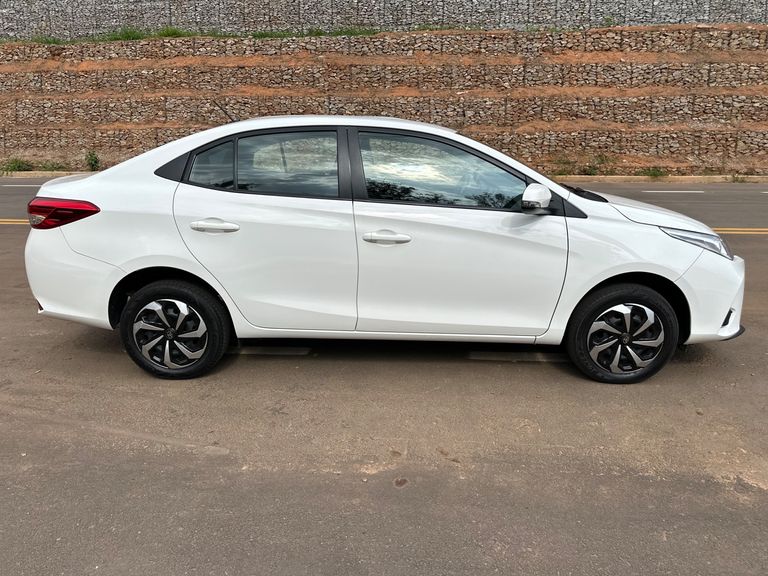 Toyota YARIS XL Sedan 1.5 Flex 16V 4p Aut.