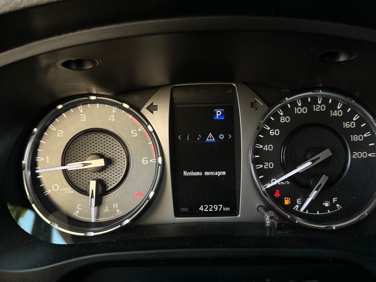 Toyota Hilux CD SR 4x4 2.8 TDI Diesel Aut.