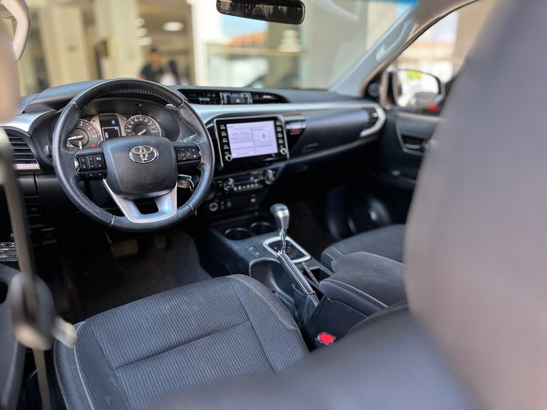 Toyota Hilux CD SR 4x4 2.8 TDI Diesel Aut.