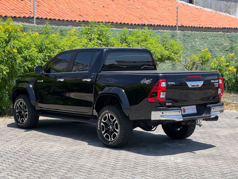 Toyota Hilux CD SRX Plus 4x4 2.8 TDI Die. Aut.