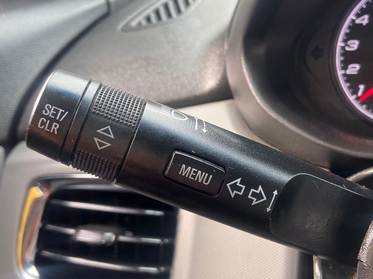 Chevrolet ONIX HATCH LT 1.0 8V FlexPower 5p Mec.