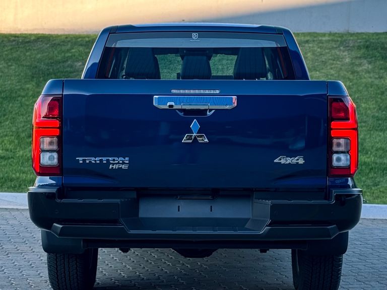 Mitsubishi Triton HPE 2.4 CD 4x4 TB Diesel Aut.