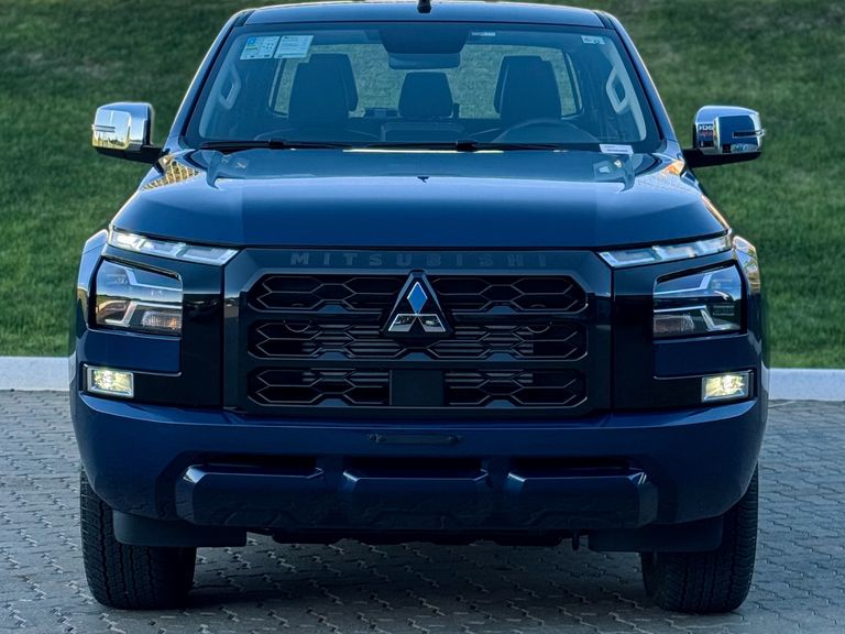 Mitsubishi Triton HPE 2.4 CD 4x4 TB Diesel Aut.