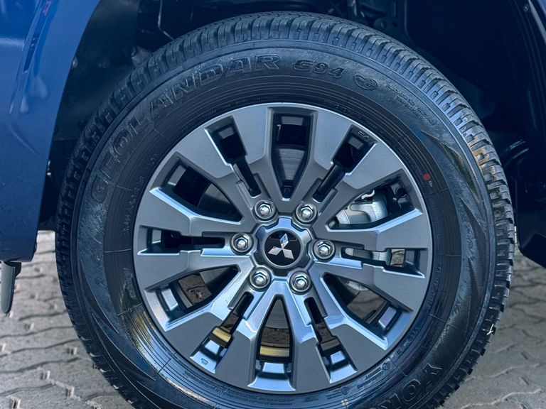 Mitsubishi Triton HPE 2.4 CD 4x4 TB Diesel Aut.