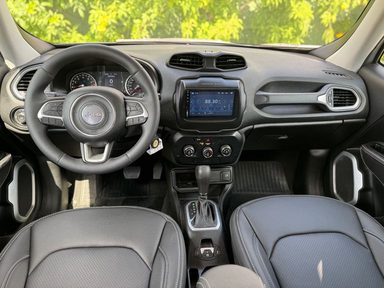 Jeep Renegade STD 1.8 4x2 Flex 16v Aut.
