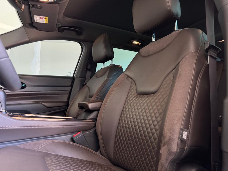 Jeep Commander Overland T270 1.3 TB Flex Aut.