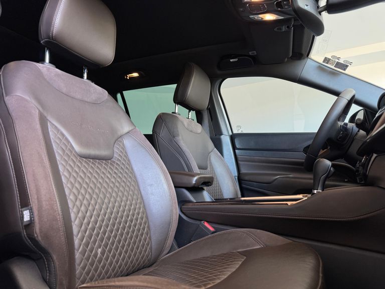 Jeep Commander Overland T270 1.3 TB Flex Aut.