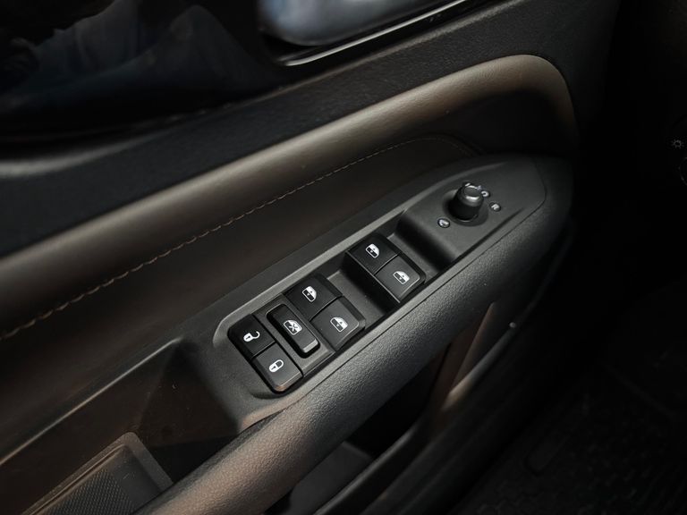 Jeep Commander Overland T270 1.3 TB Flex Aut.