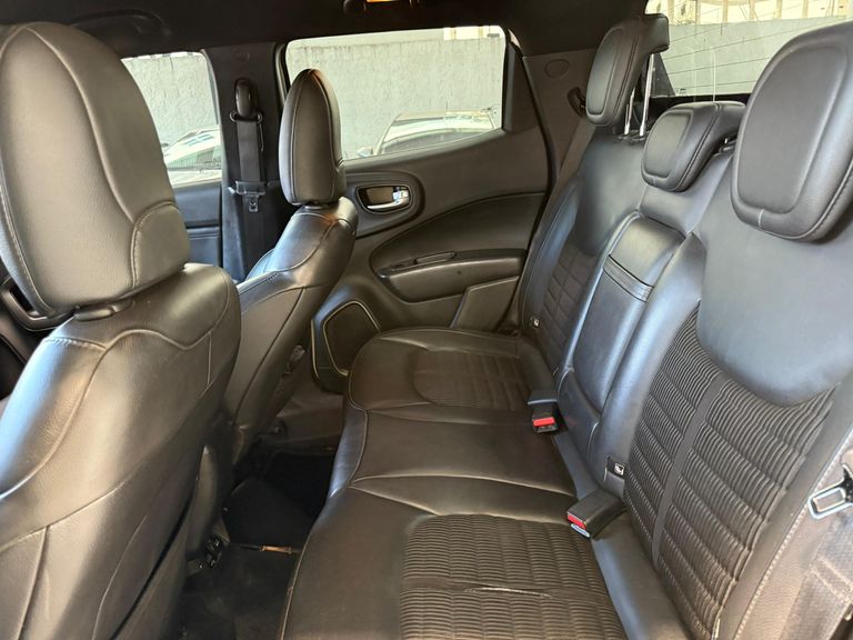 Fiat Toro Freedom 1.8 16V Flex Aut.