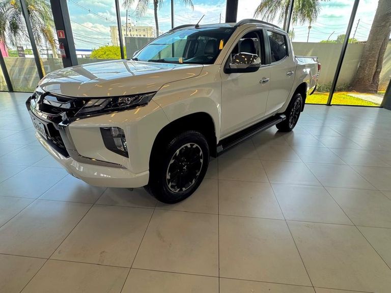 Mitsubishi L200 Triton Sport HPE 2.4 CD Diesel Aut.