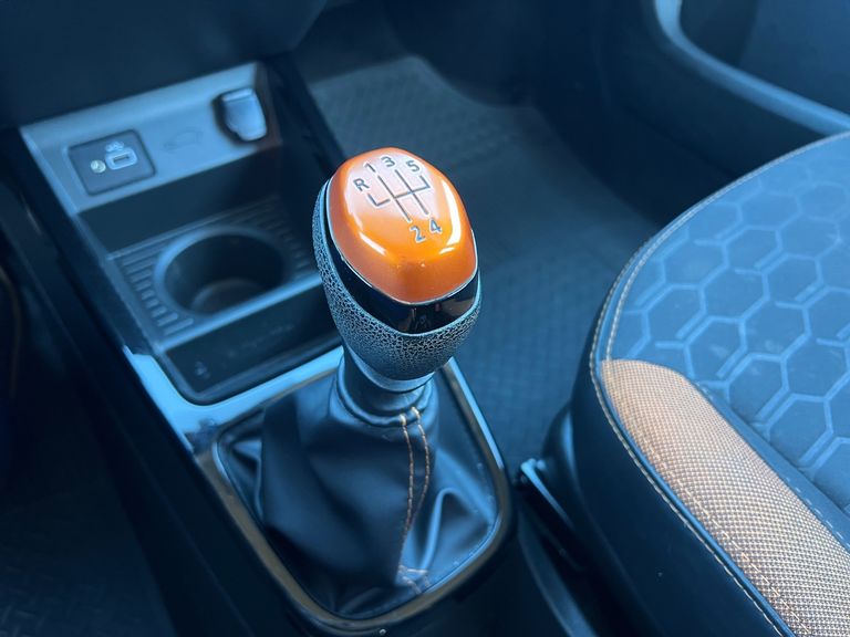 Renault KWID OUTSIDER 1.0 Flex 12V 5p Mec.