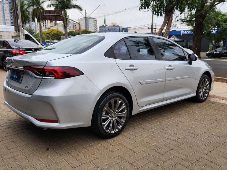 Toyota Corolla XEi 2.0 Flex 16V Aut.