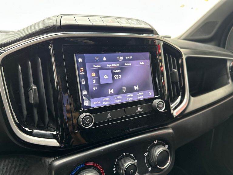 Fiat Strada Volcano 1.3 Flex 8V CD