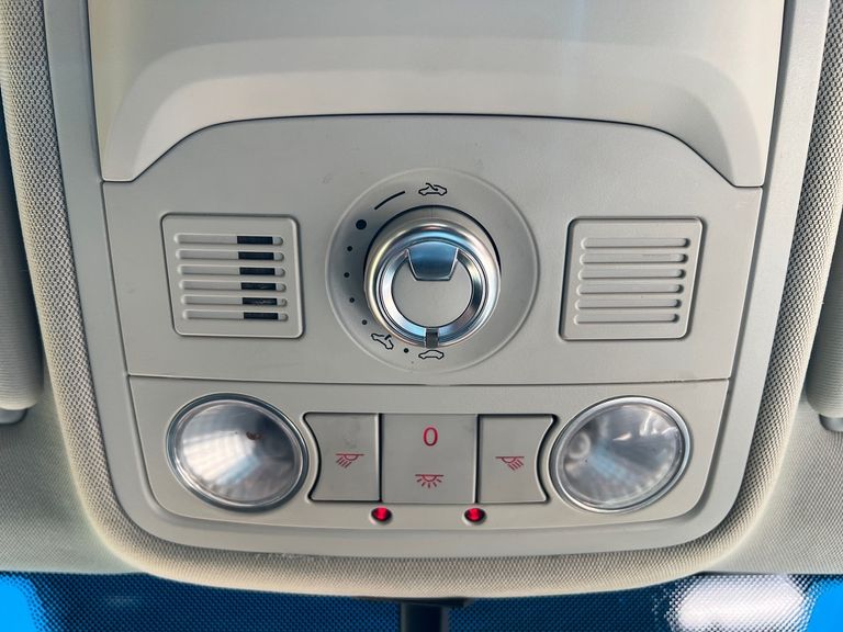 Volkswagen VW jetta Highline TSI 2.0 DSG