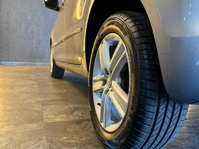 VolksWagen Fox Comfortline I Motion 1.6 Flex 8V 5p