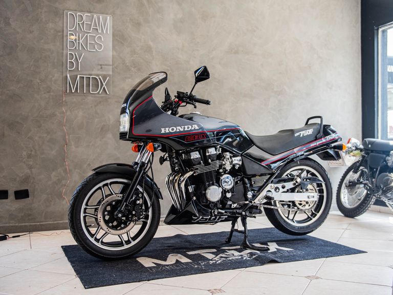 Honda Magia Negra