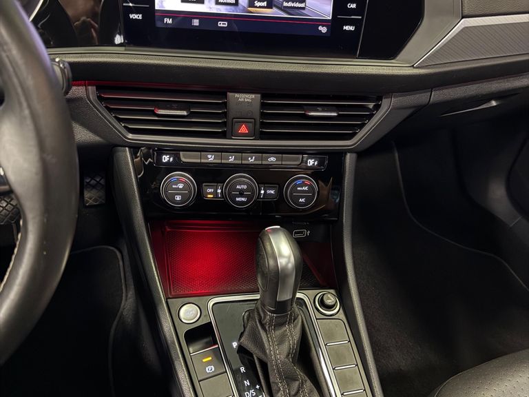 VolksWagen JETTA R-Line 250 TSI 1.4 Flex 16V Aut.