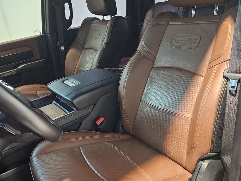 RAM 3500 LIMITED LONGHORN 6.7 TB CD Diesel