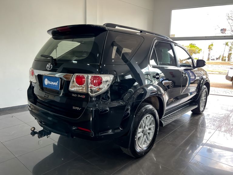 Toyota Hilux SW4 SRV D4-D 4x4 3.0 TDI Dies. Aut
