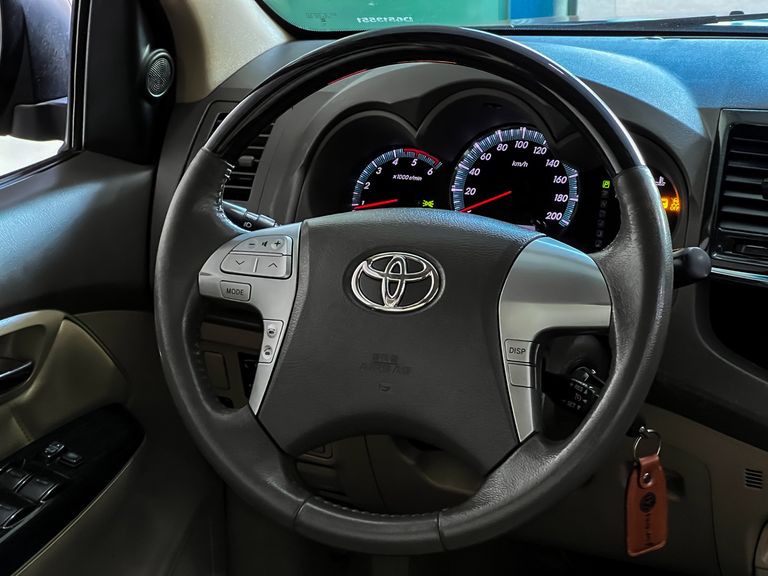 Toyota Hilux SW4 SRV D4-D 4x4 3.0 TDI Dies. Aut
