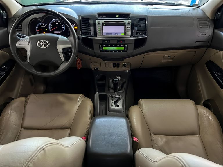 Toyota Hilux SW4 SRV D4-D 4x4 3.0 TDI Dies. Aut