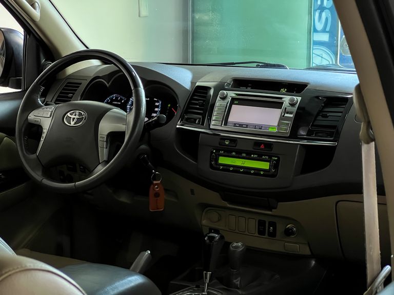Toyota Hilux SW4 SRV D4-D 4x4 3.0 TDI Dies. Aut