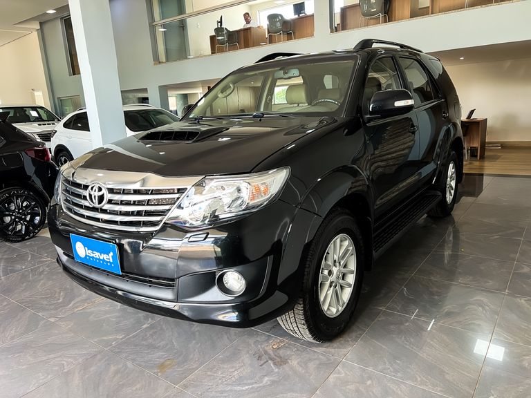 Toyota Hilux SW4 SRV D4-D 4x4 3.0 TDI Dies. Aut