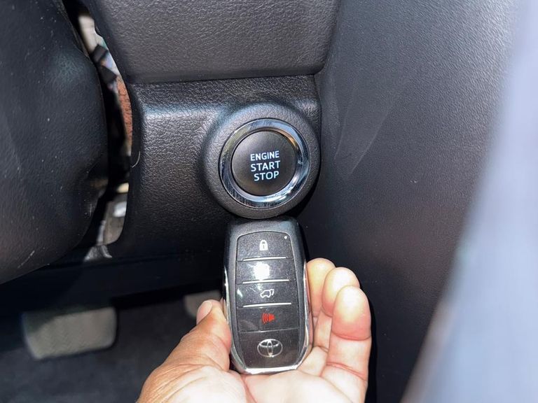 Toyota Hilux SW4 SRX 4x4 2.8 TDI 16V Dies. Aut.