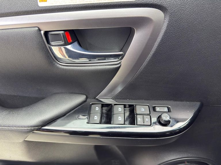 Toyota Hilux SW4 SRX 4x4 2.8 TDI 16V Dies. Aut.