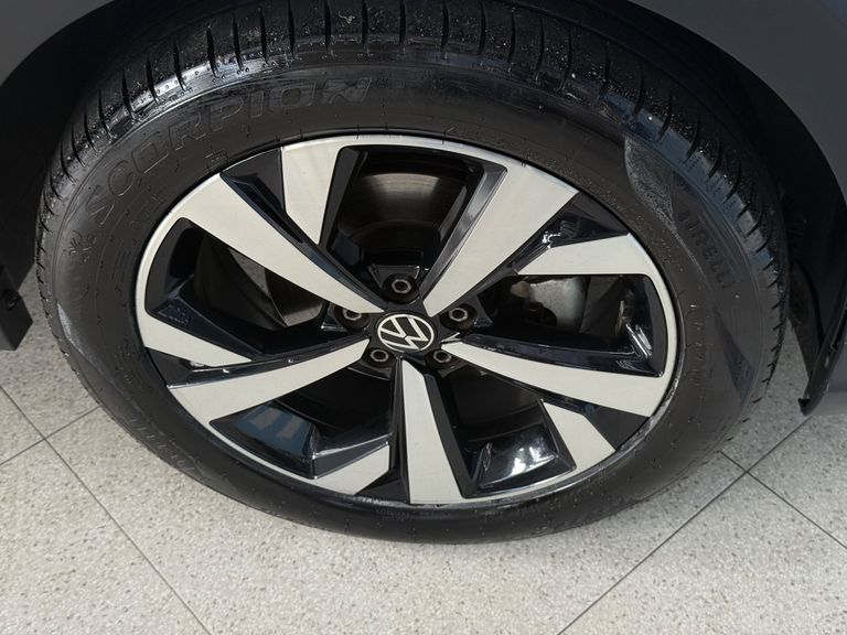 VolksWagen Nivus Highline 1.0 200 TSI Flex Aut.